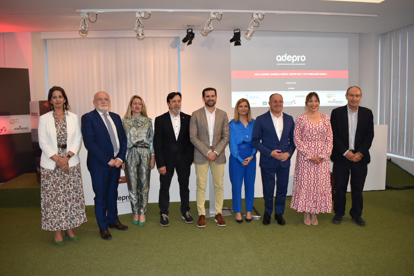 Foto de familia en esta asamblea de Adepro