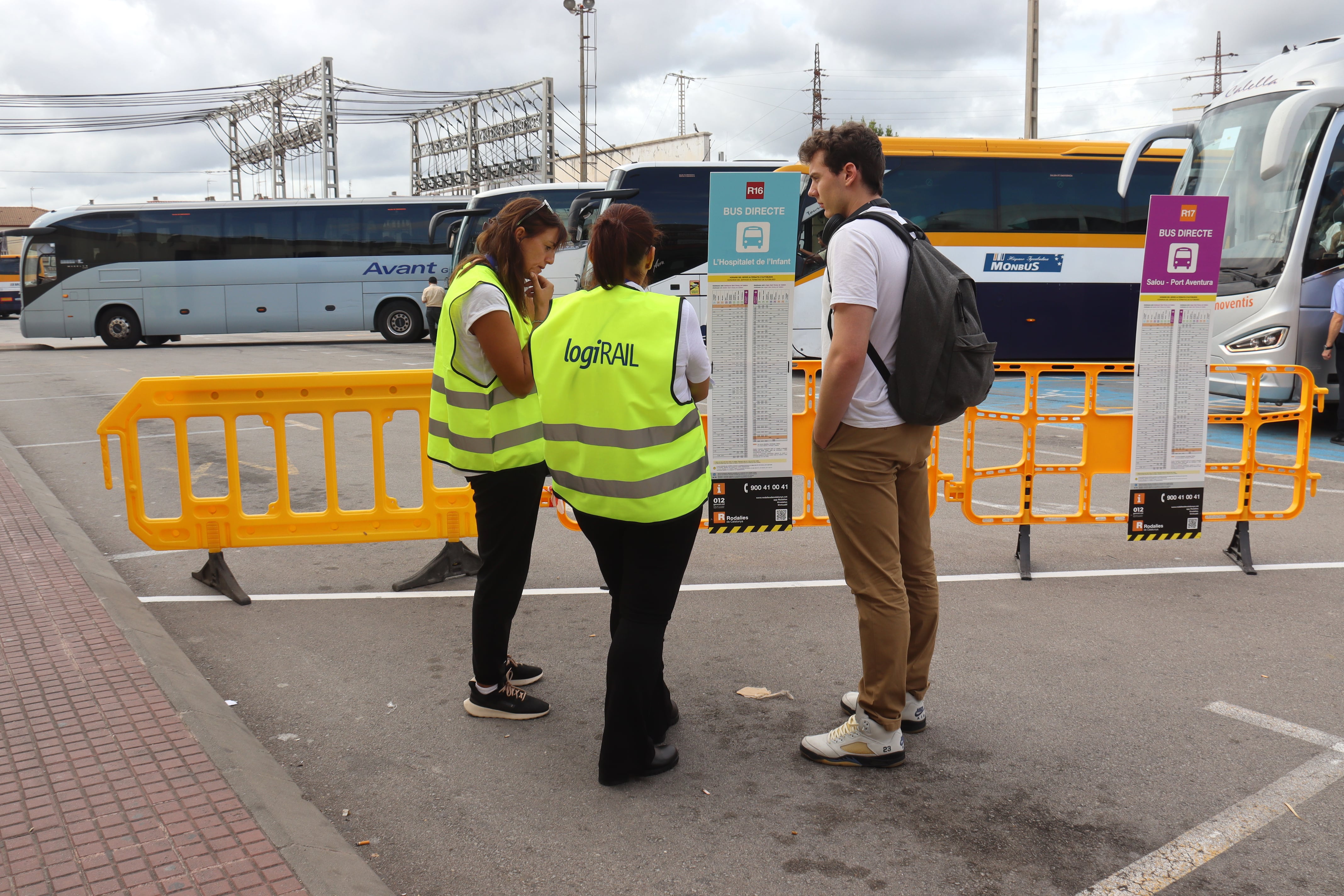 Autobusos del transport alternatiu a Sant Vicenç de Calders