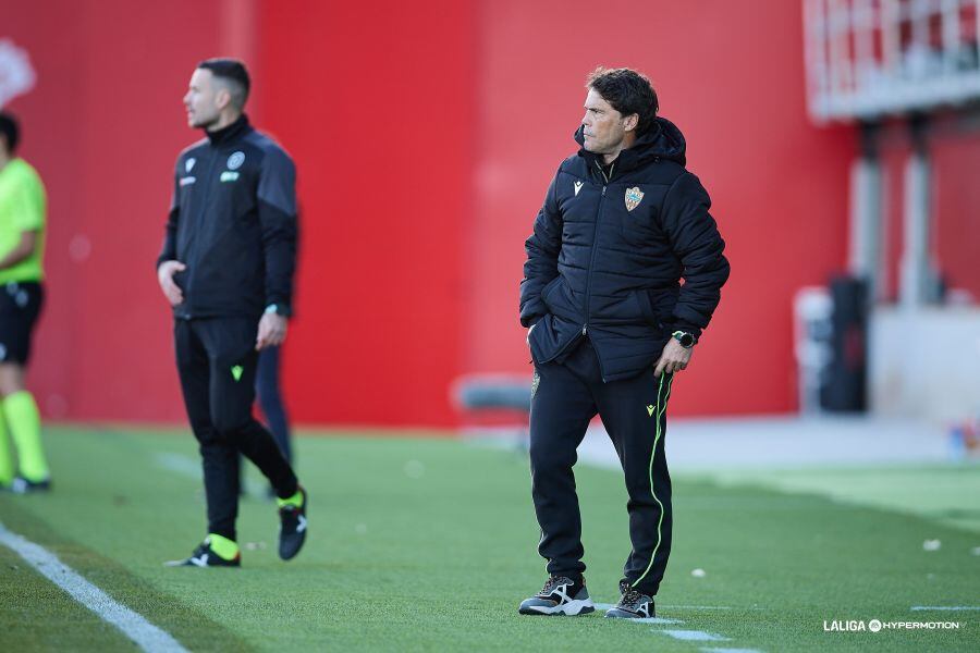 El entrenador del Almería lo deja todo para el final y puede ser un grave error.