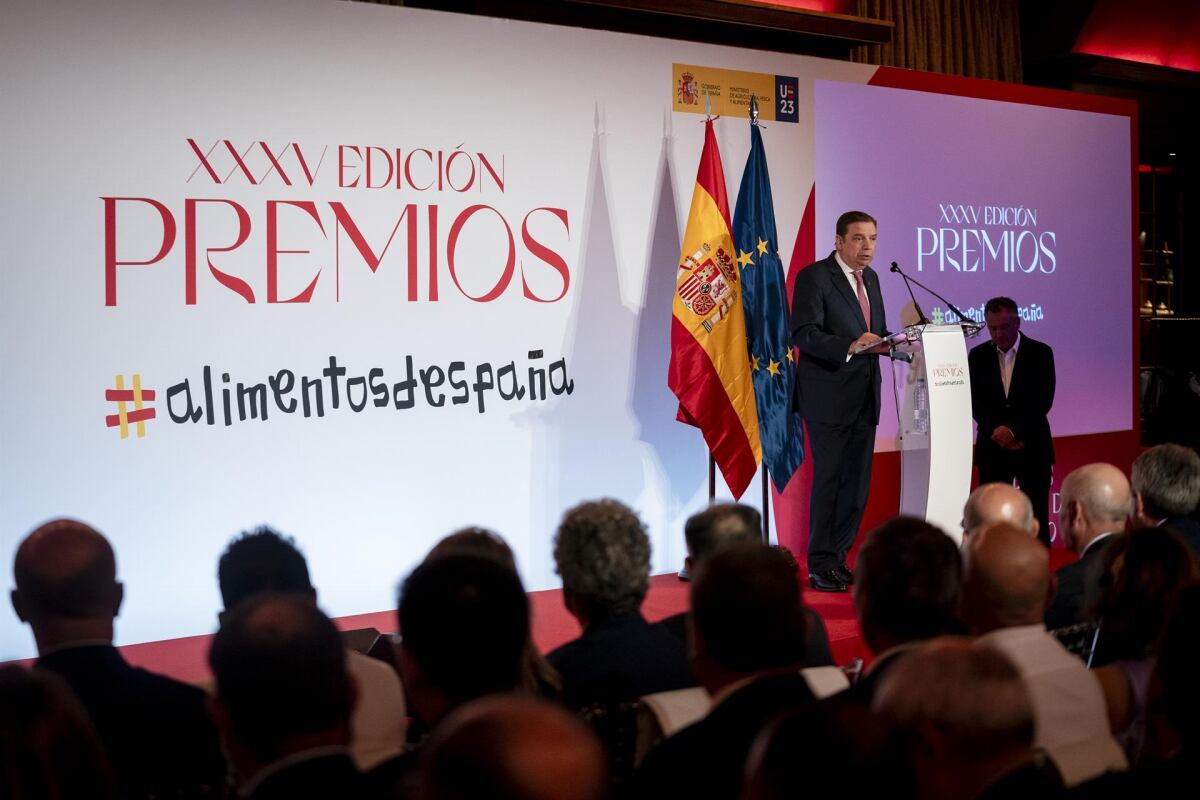 El ministro de Agricultura en funciones, Luis Planas, preside la XXXV entrega de los Premios Alimentos de España 2023
