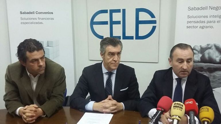 Fele  y Banco Sabadell renuevan su convenio de créditos