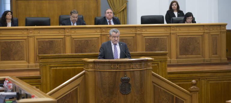 Primera intervención en las Cortes del recién nombrado consejero de Educación, Ángel Felpeto