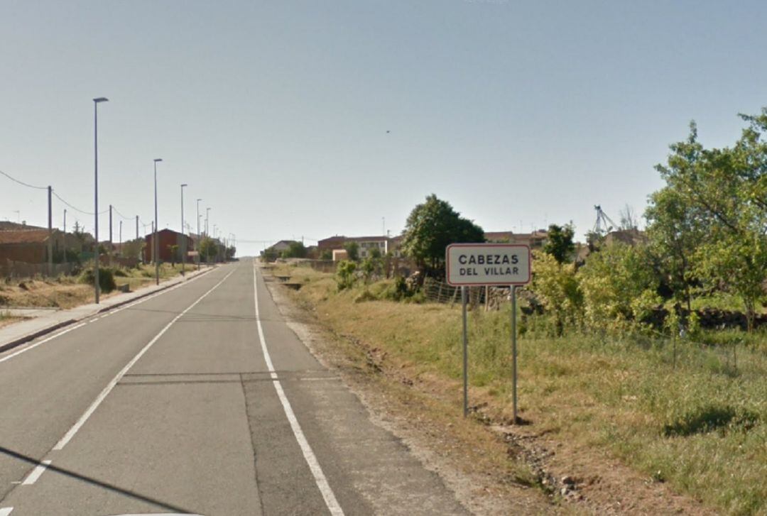 Acceso a Cabezas del Villar (Ávila)