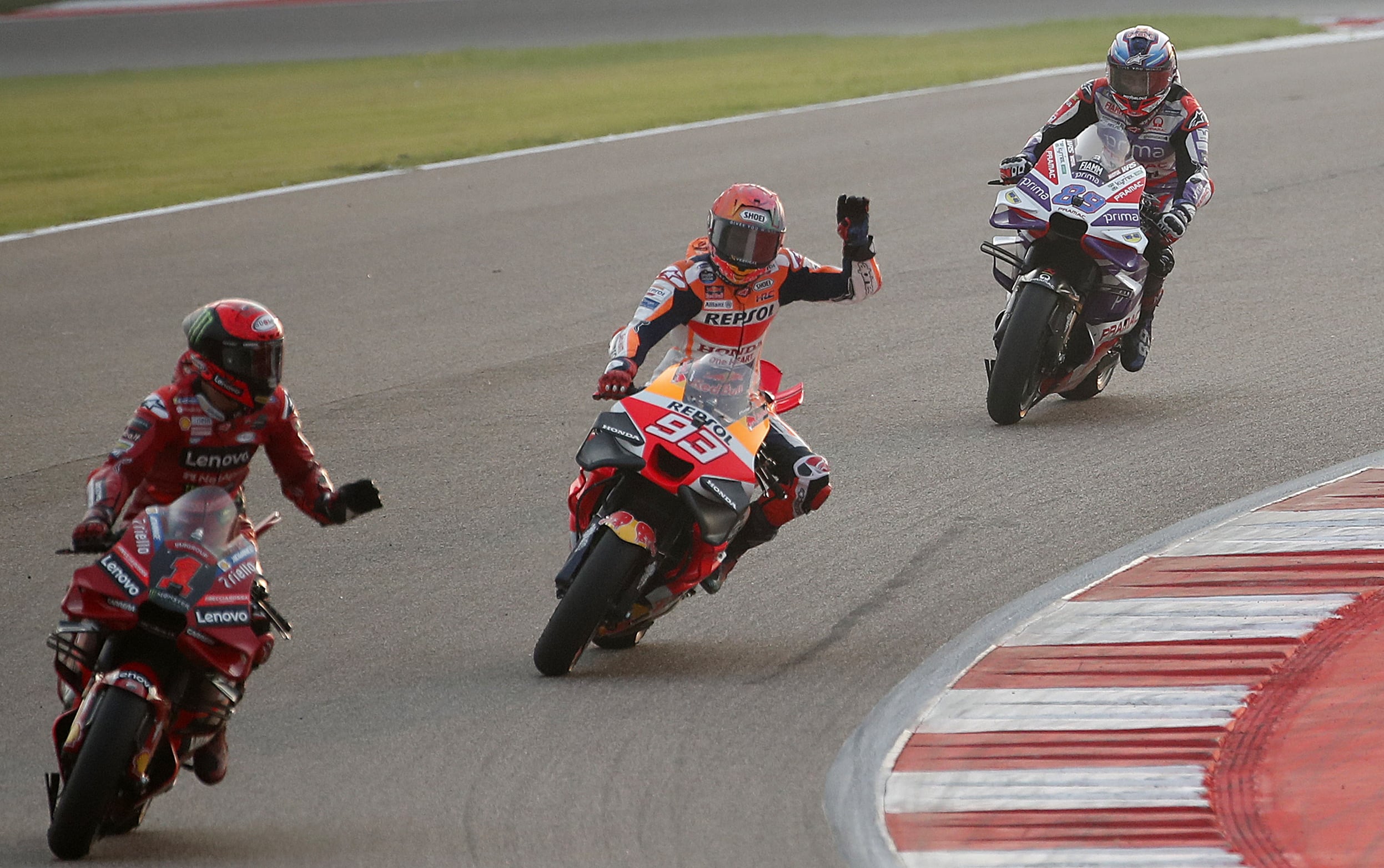 Márquez, Jorge Martin y Bagnaia en el Gp de India MotoGP. (Motociclismo, Ciclismo) EFE/EPA/RAJAT GUPTA