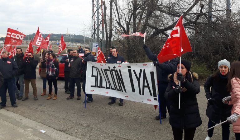 Empleados de Rodriser durante sus protestas