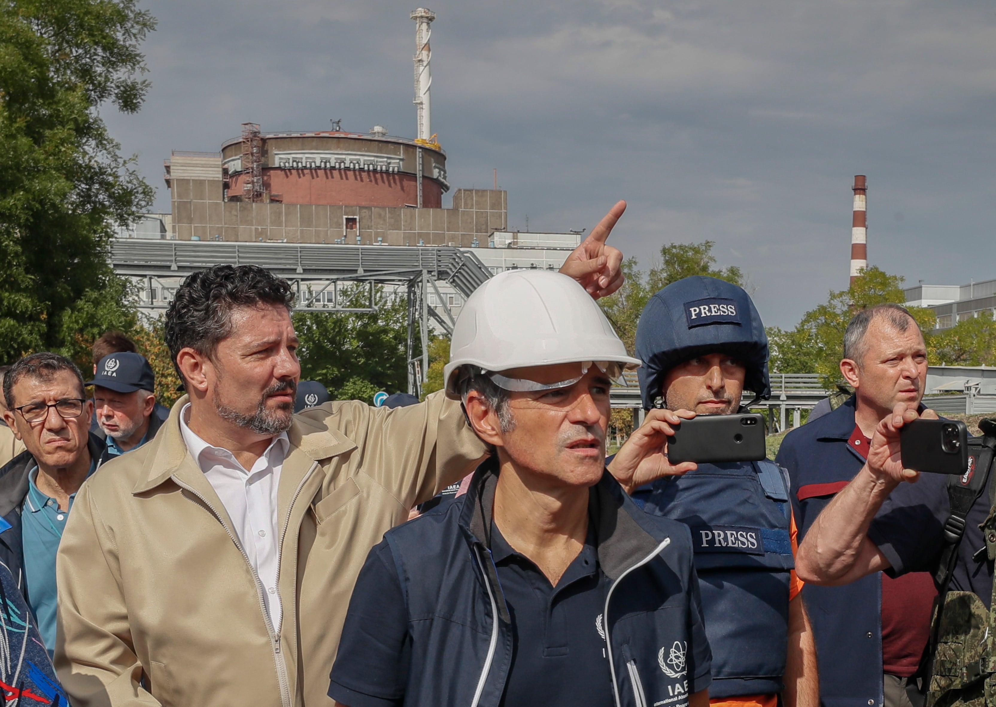 Inspectores del OIEA inspeccionan la central nuclear de Zaporiyia