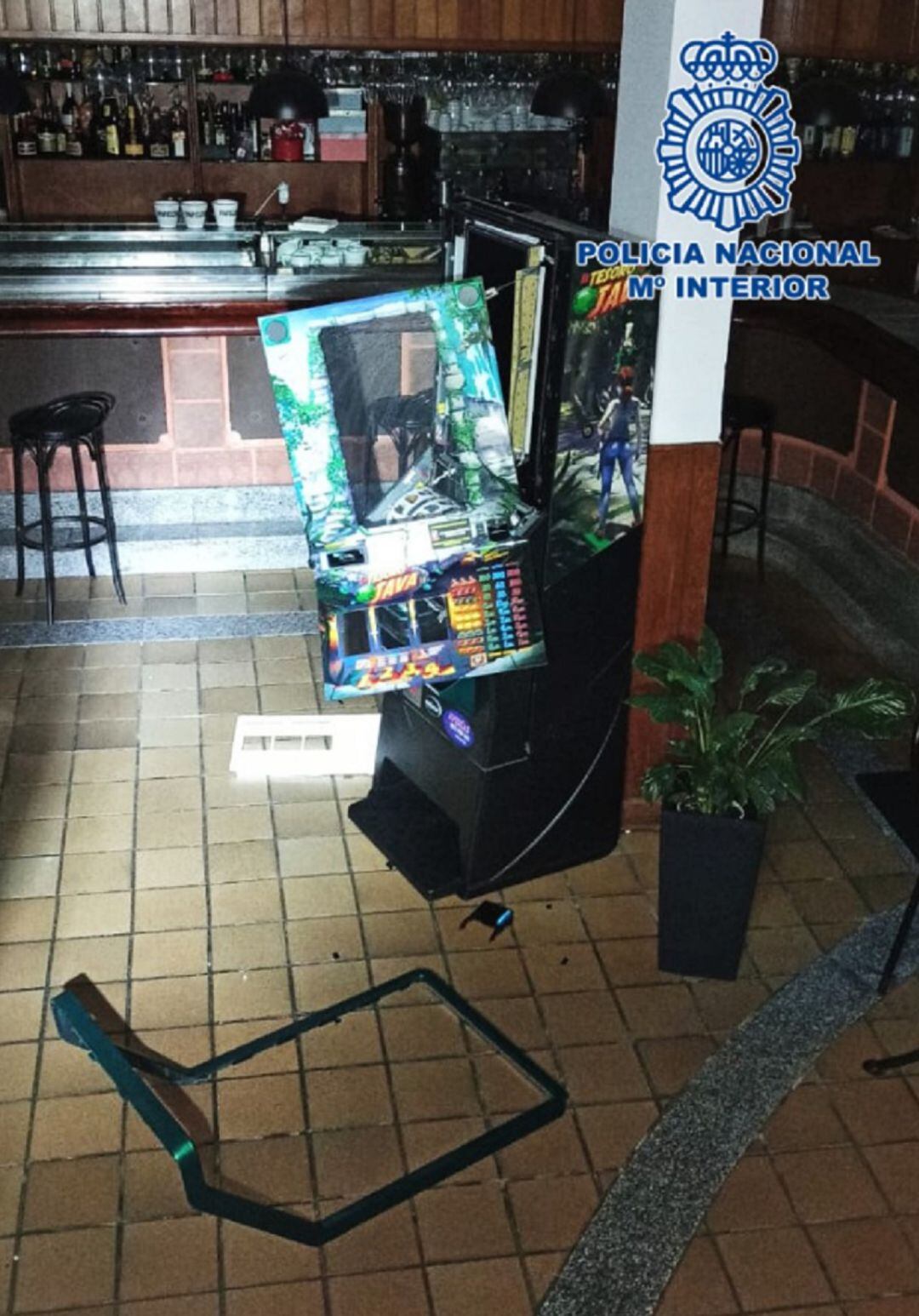 Interior del bar asaltado