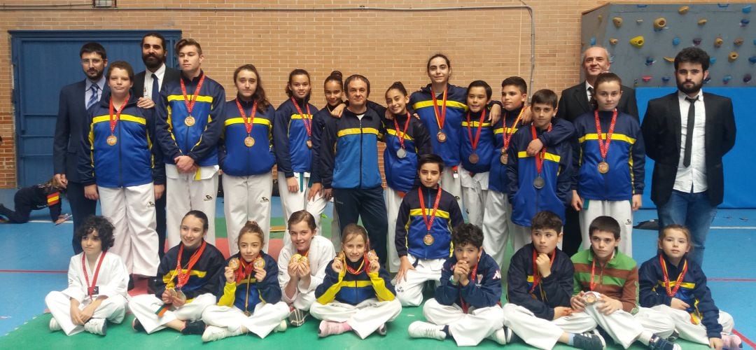 Alumnos de la Escuela Municipal de Taekwondo