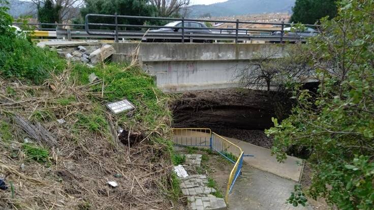 Denuncia IU desprendimientos río Pícaro