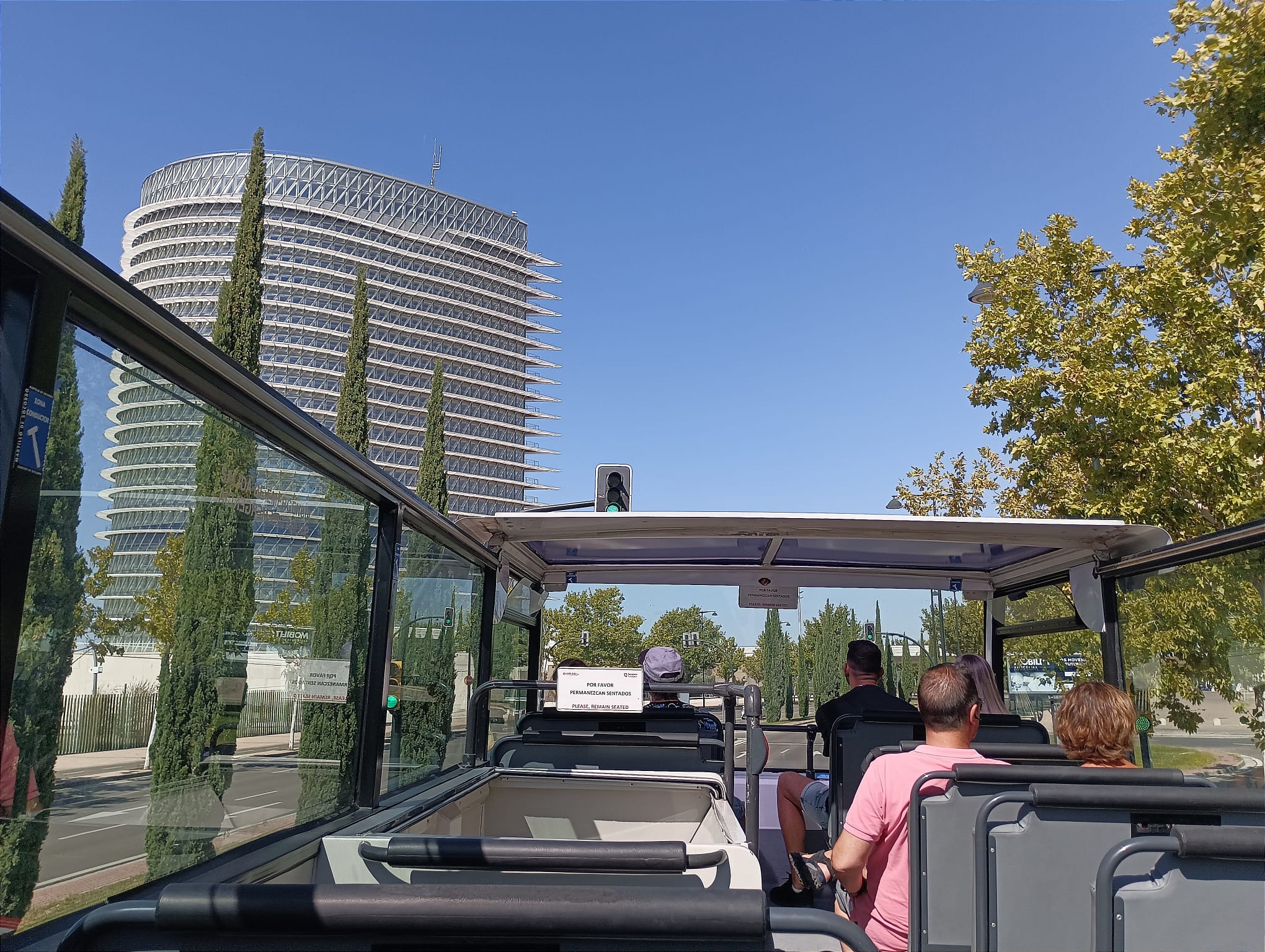 La Expo es una de las paradas más demandadas en el recorrido del bus turístico de Zaragoza