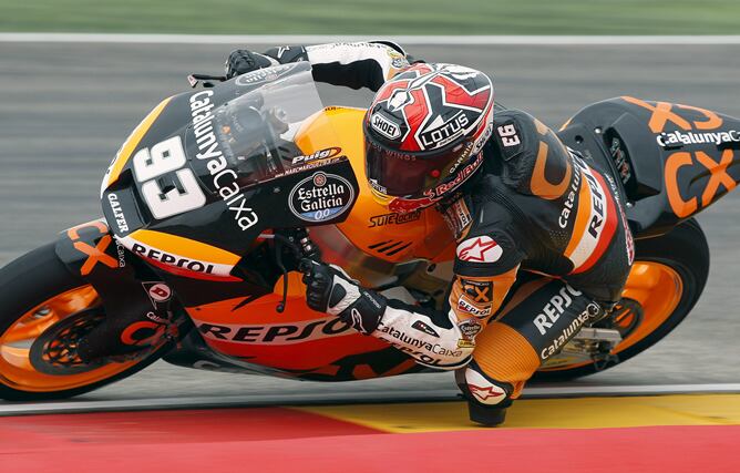 El piloto español de Moto2, Marc Márquez, durante la tercera sesión de entrenamientos libres disputados en el Circuito Motorland de Alcañiz.