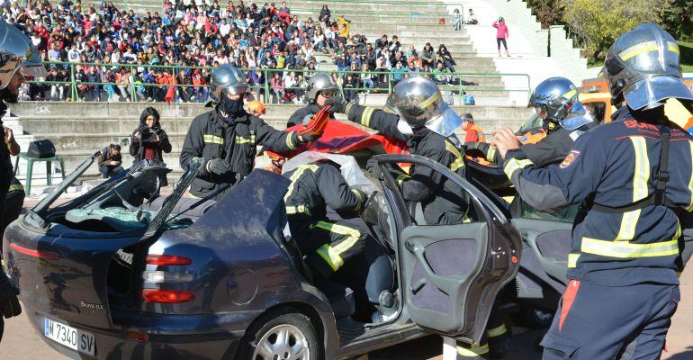 Simulacro de los bomberos en la Semana de la Prevención de Incendios