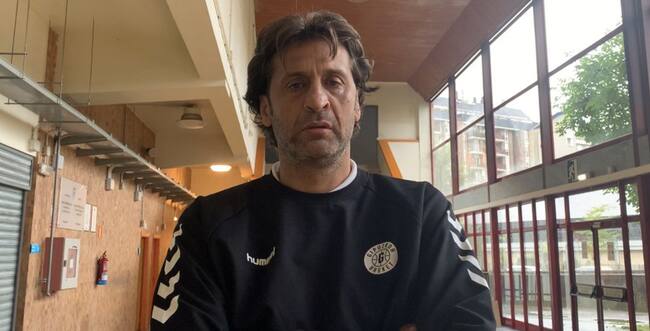 Marcelo Nicola atiende a la prensa en el Gasca antes de jugar contra el Burgos
