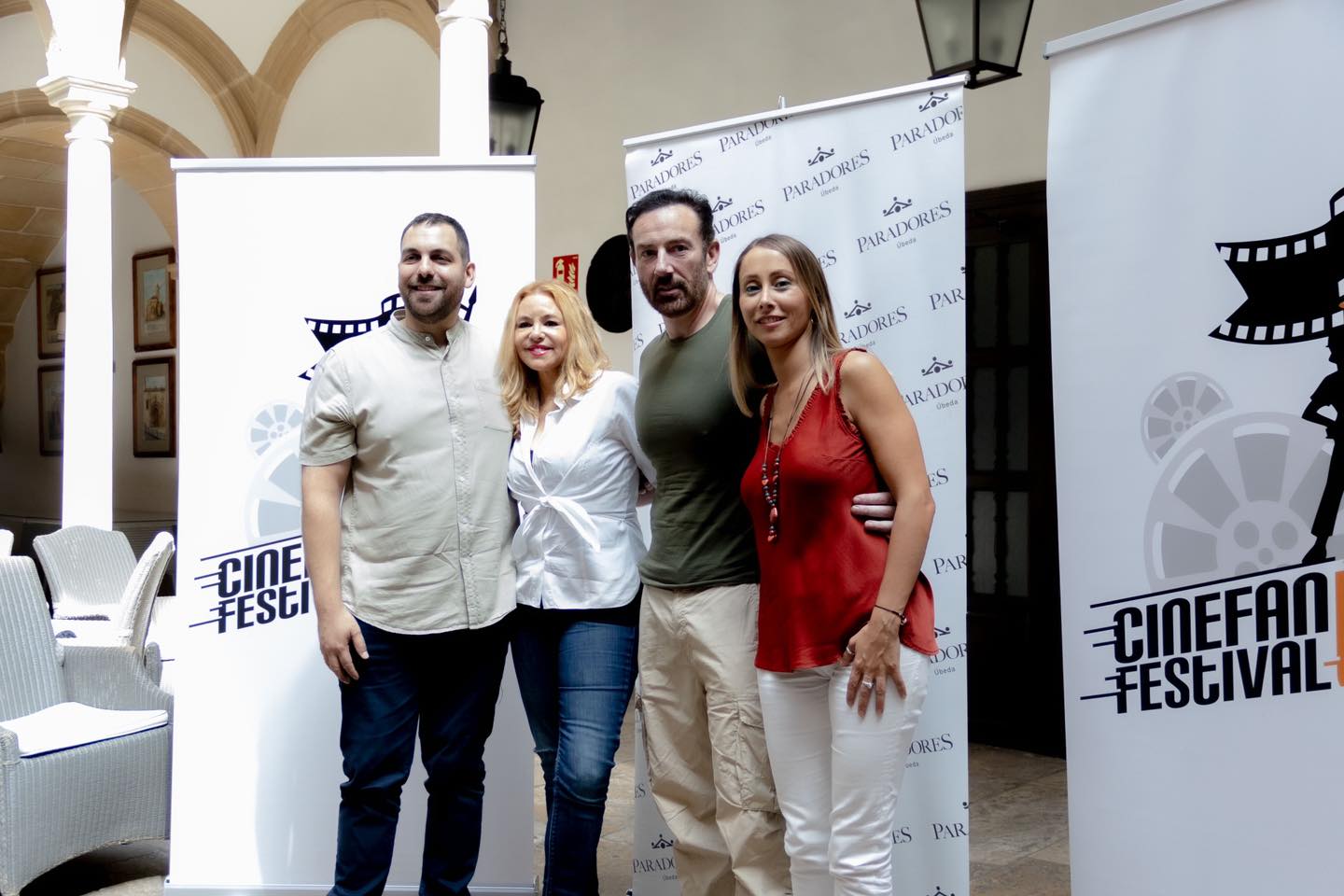 Recepción a los primeros actores participantes en el Cinefan Festival