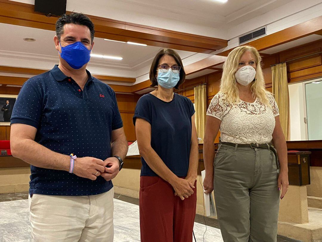 Pedro García, Amparo Pernichi y Cristina Pedrajas