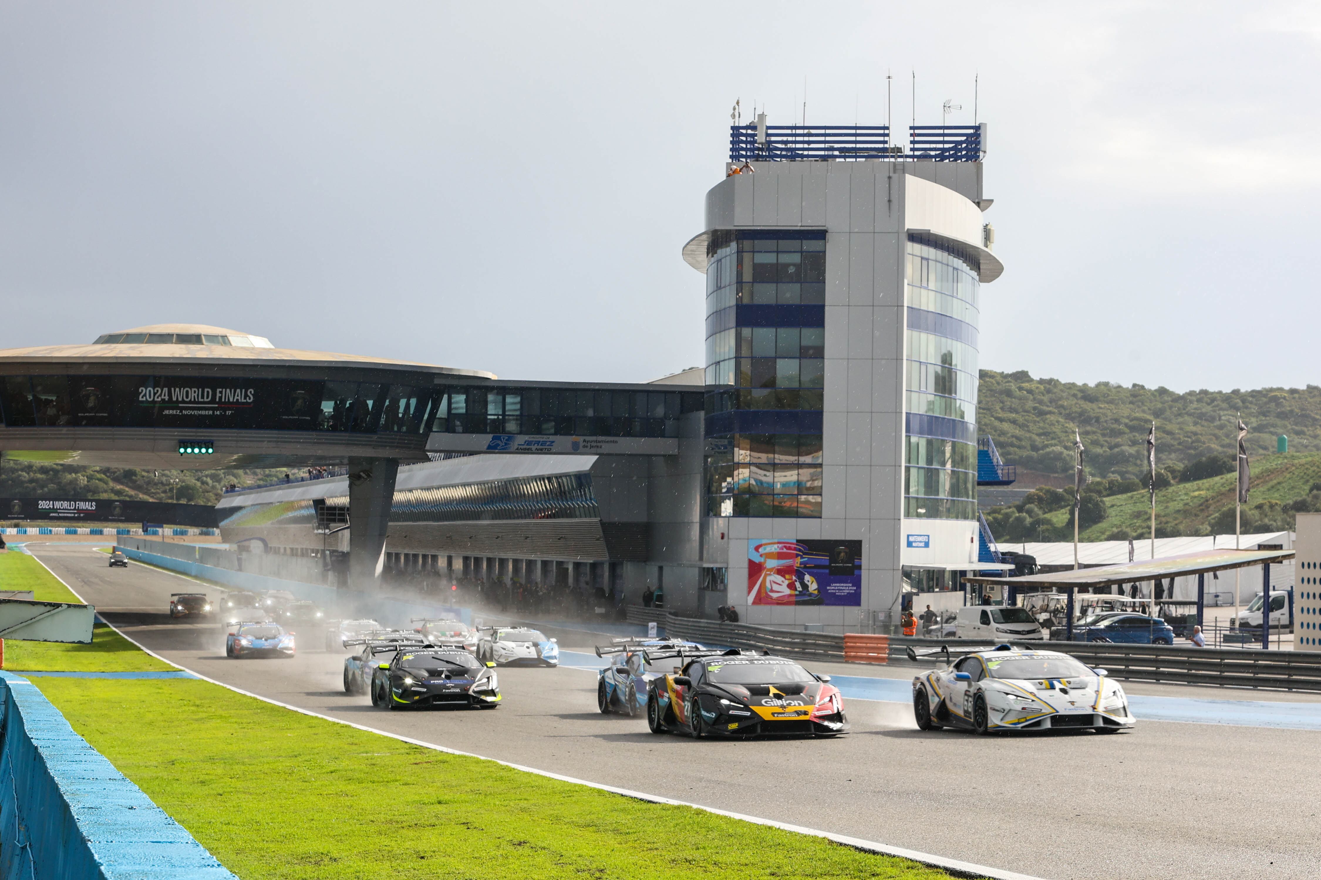 Comienzan las carreras del Trofeo Lamborghini en el Circuito de Jerez