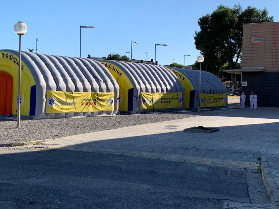 L'àrea sanitària mòbil instal·lada al costat de l'hospital Arnau de Vilanova de Lleida