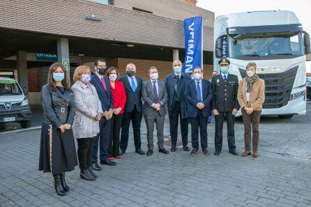 Autoridades posan a la entrada del Encuentro nacional celebrado en Puertollano