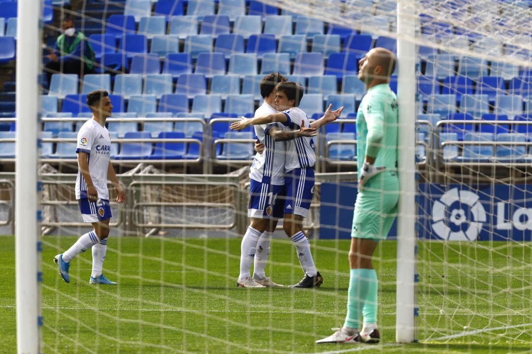 Makaridze en el palo en La Romareda.