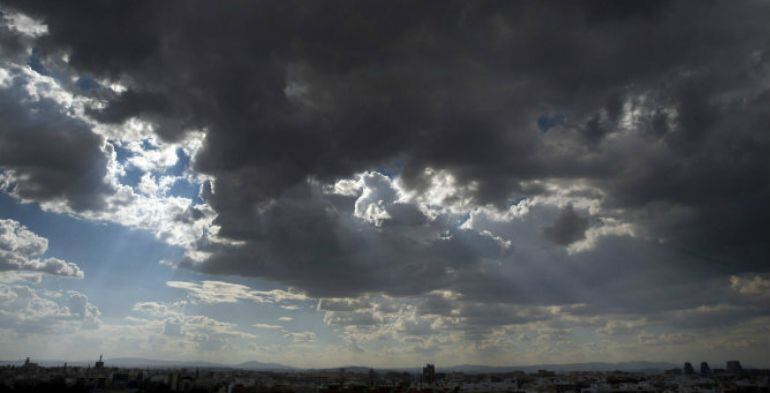 Tras una tregua durante el viernes, para el fin de semana volverán los intervalos nubosos