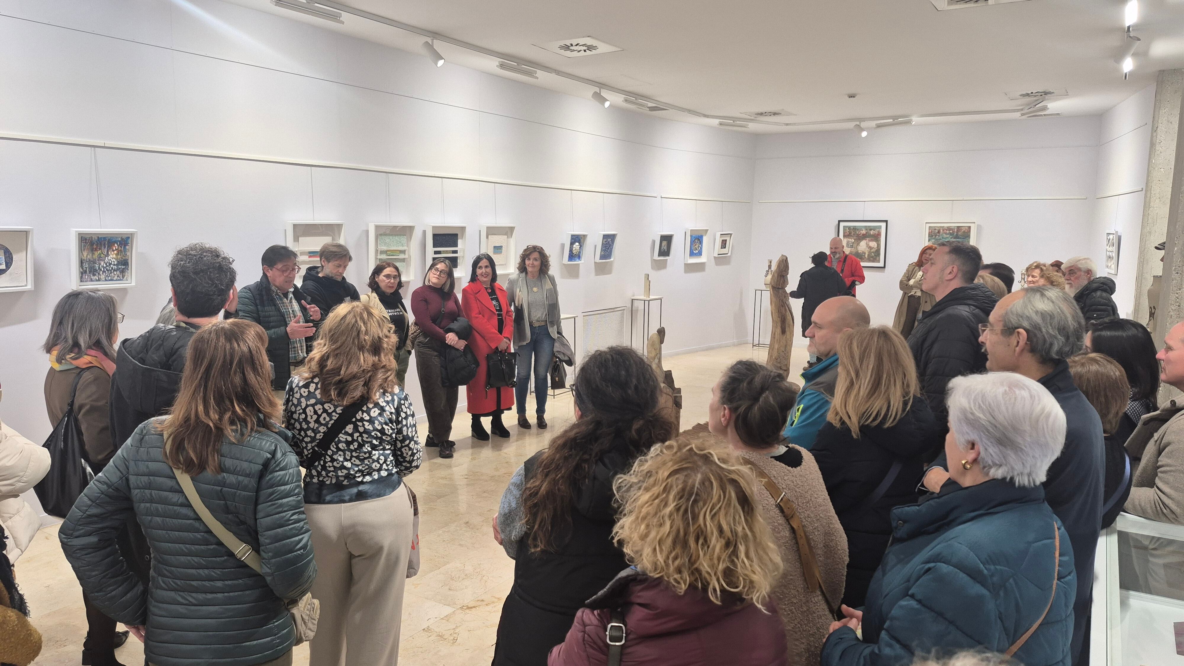 Inauguración de la muestra de los Ceramistas Palentinos en la Biblioteca Pública