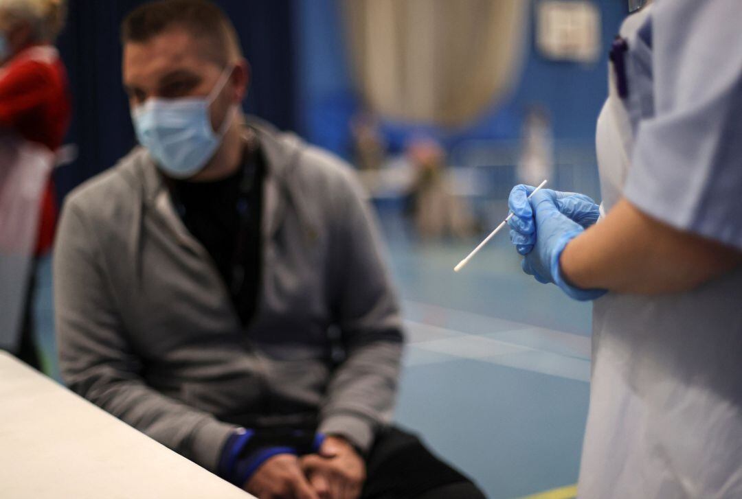 La cifra de pacientes ingresados en la UCI baja hasta los 6.