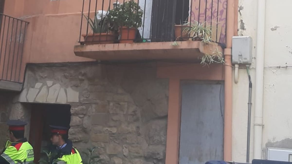 Detingut un home per les greus cremades que ha patit una dona