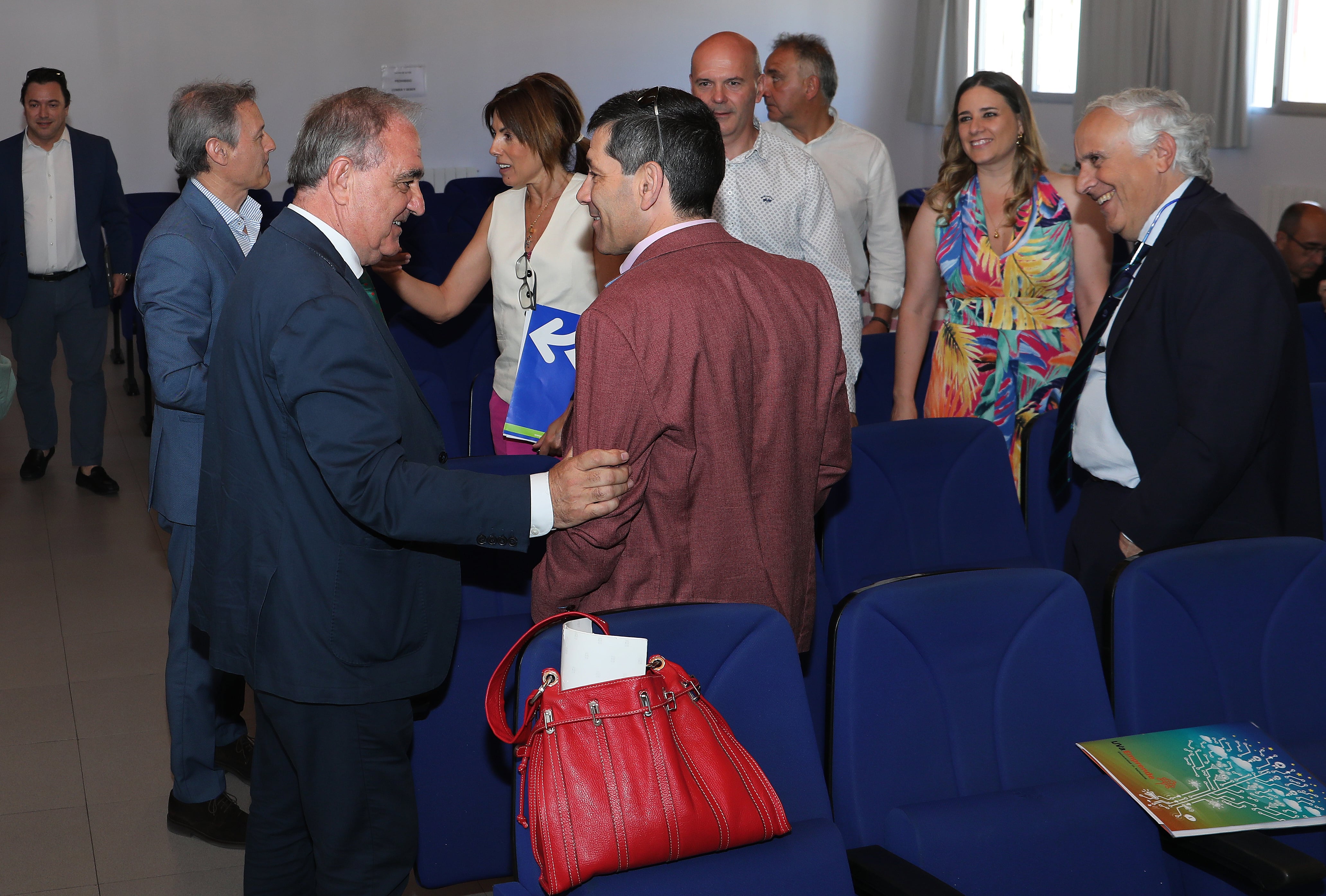 El delegado territorial de la Junta, José Antonio Rubio, participa en una reunión de trabajo de la Plataforma Agroalimentaria 2030 en la Escuela Castilla