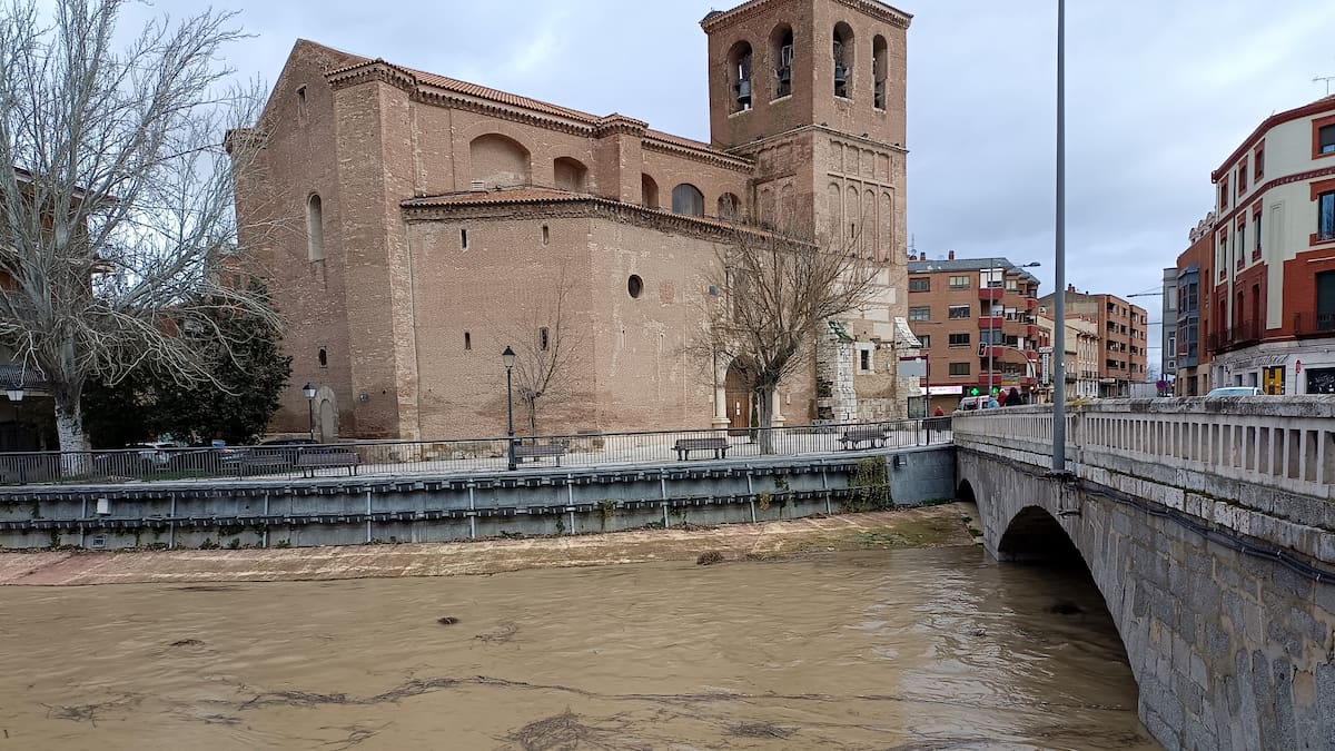 El caudal del Zapardiel revive en Medina del Campo y el Trabancos pone en alerta a Castrejón