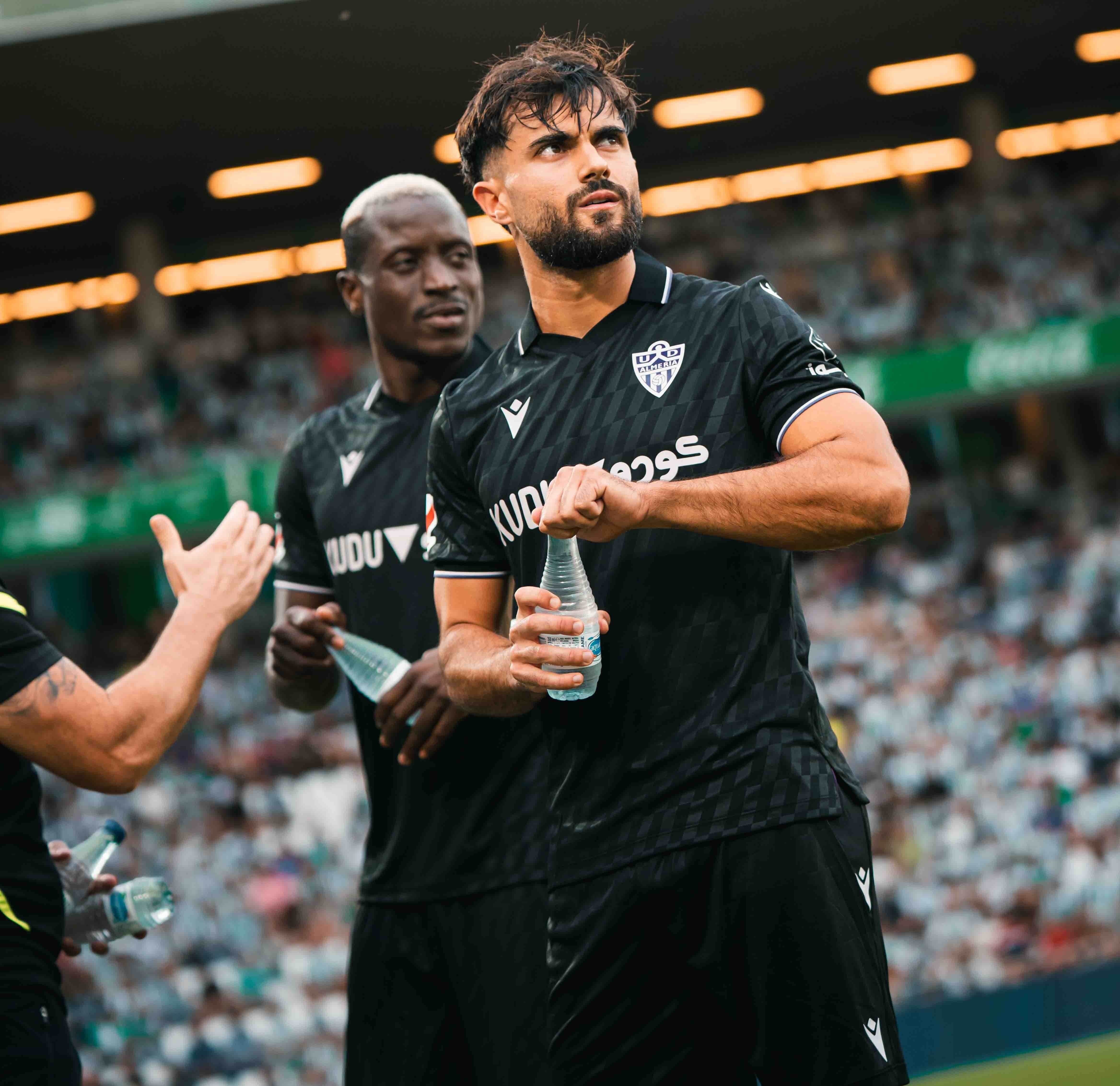 Un futbolista que sigue dando pasos al frente con grandes partidos en el Almería de Rubi.