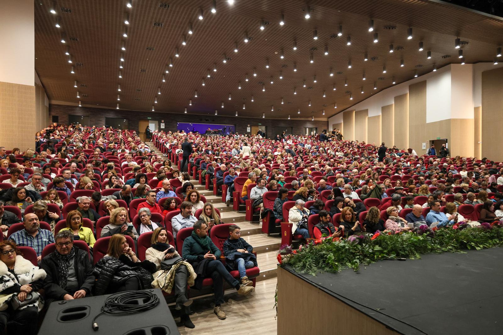 Más de mil espectadores llenaron el Auditorio Margarita Lozano de Lorca en el Concierto de Año Nuevo.