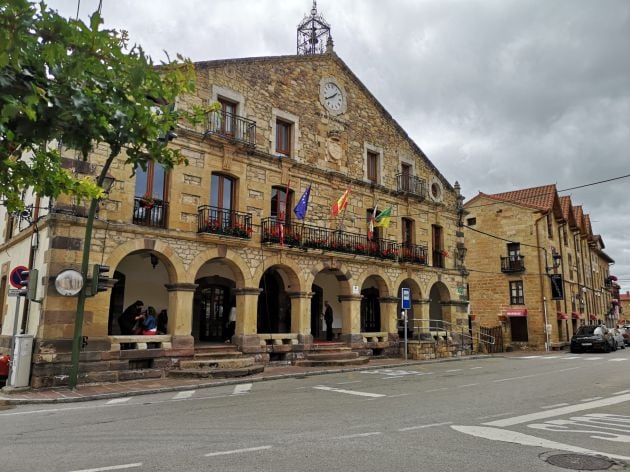 Ayuntamiento de Valderredible donde se ha celebrado el encuentro.