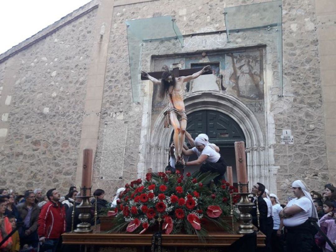 El Cristo de la Esperanza de Santa Eulalia a la salida del templo