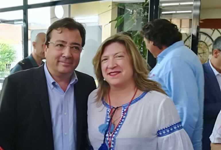 El presidente de Extremadura, Guillermo Fernández Vara junto a la concejala, María Antonia Gancedo 