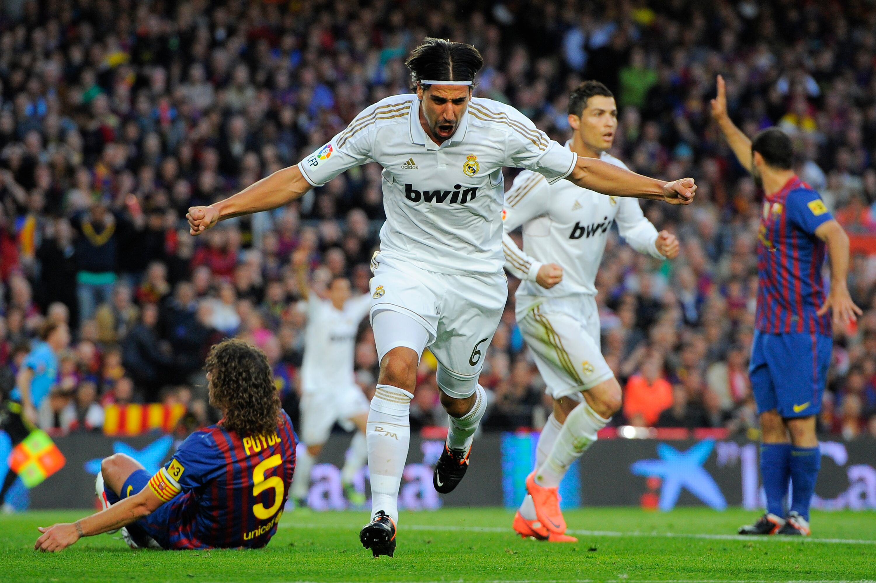 Khedira celebra un gol al Barça, en 2012