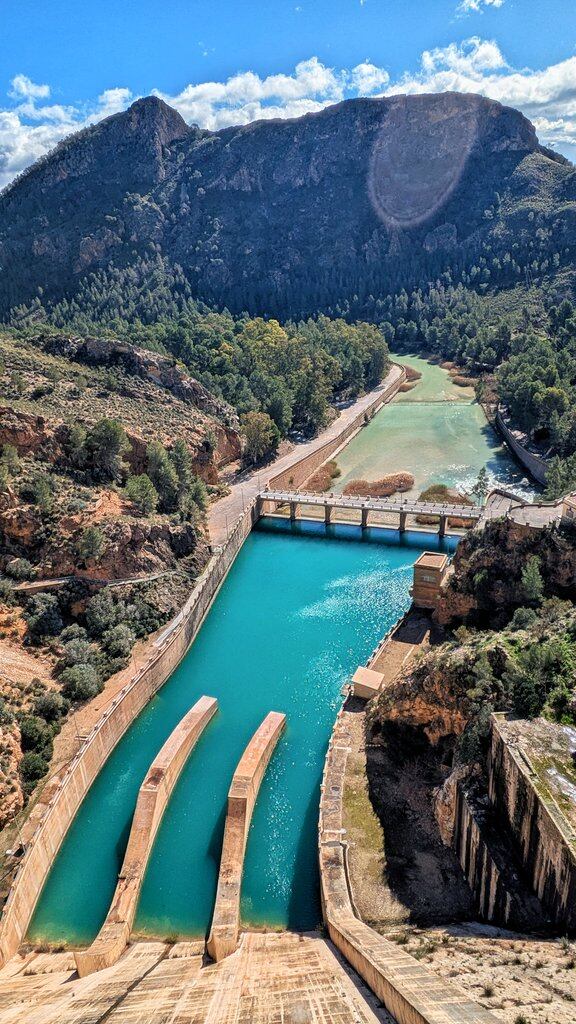 Pantano del Cenajo el 22/03/2025 al 21% de su capacidad, aumentando en 8hm³ (+2%) desde el 1 de marzo / @MeteoHellin