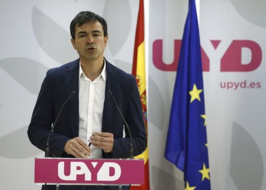 GRA145. MADRID, 30/11/2015.- El candidato de UPyD a la presidencia, Andrés Herzog, durante la rueda de prensa que ha ofrecido hoy para tratar asuntos de actualidad política. EFE/J.J.Guillén