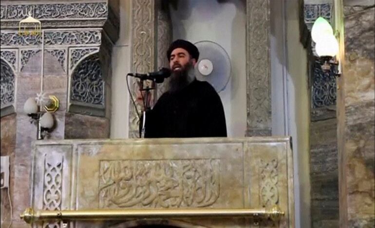 Abu Bakr al-Baghdadi durante un discurso en una fotografía de archivo