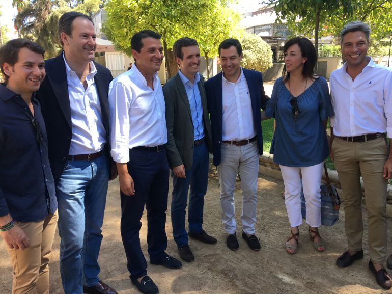 Pablo Casado, junto a Jose María Bellido y otros líderes del partido en Córdoba y Andalucía