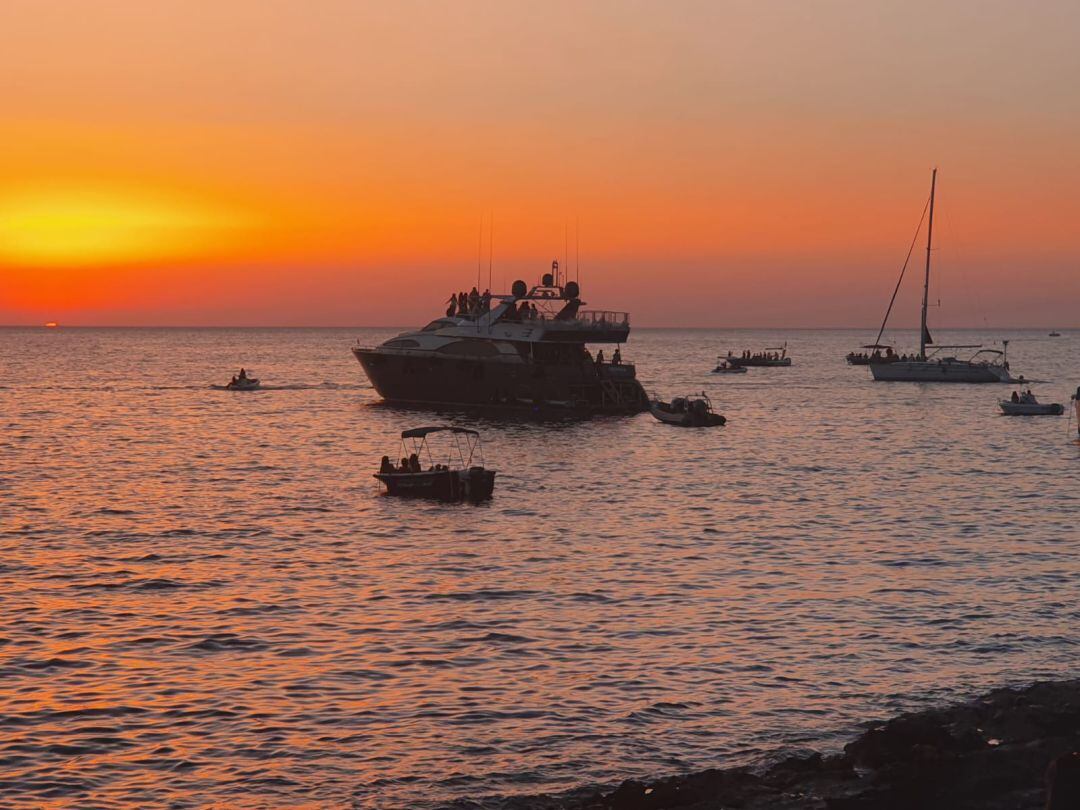 Embarcación en la zona de ses Variades