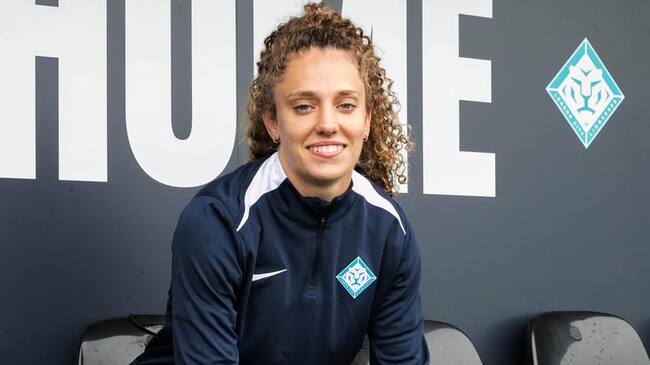 Paula Partido, durante su presentación como nueva futbolista del London City Lionesses / London City Lionesses