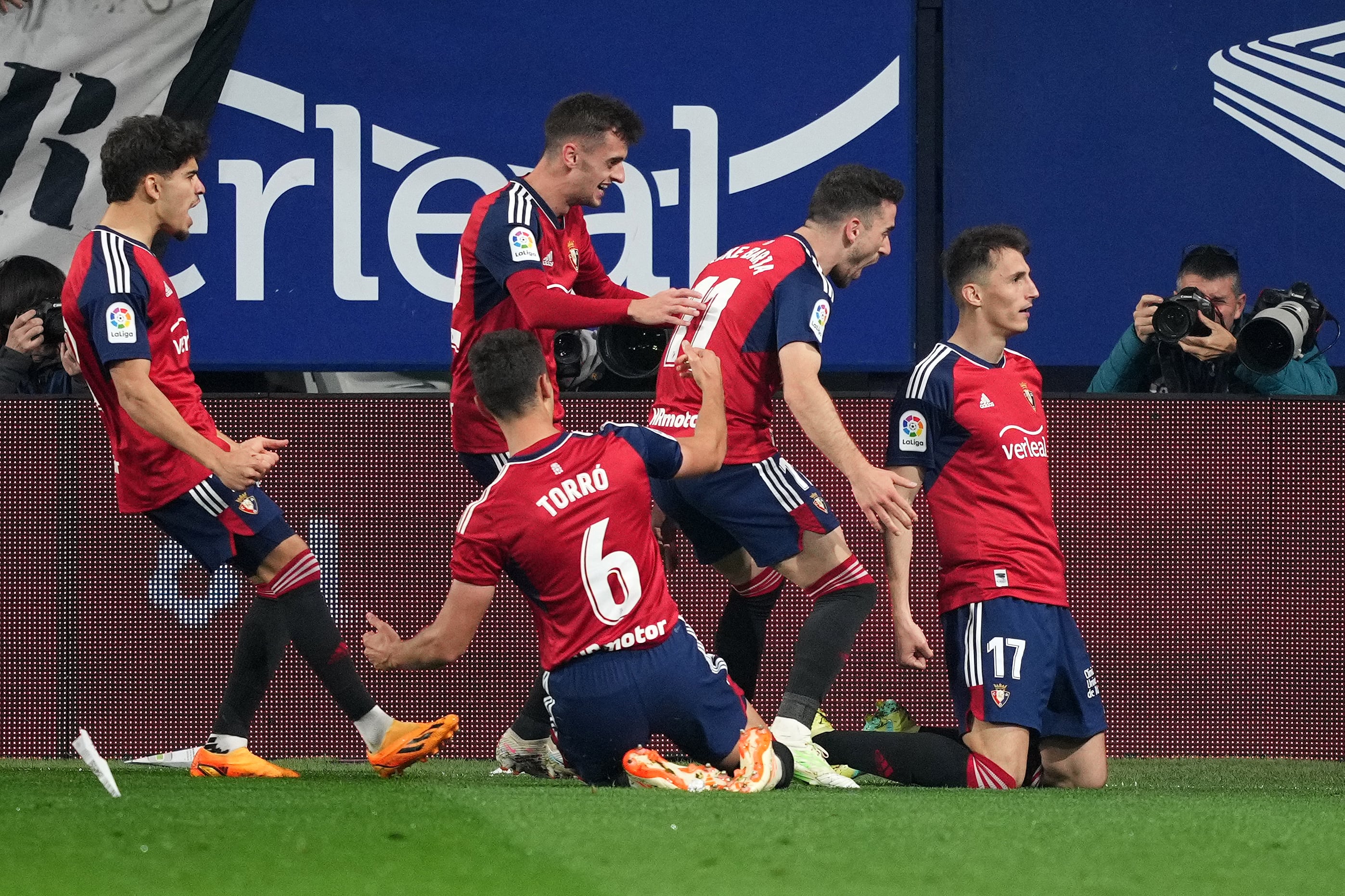 Ante Budimir celebra uno de sus tantos ante el Girona