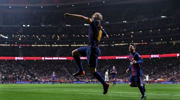 Andrés Iniesta celebra su gol en el Metropolitano