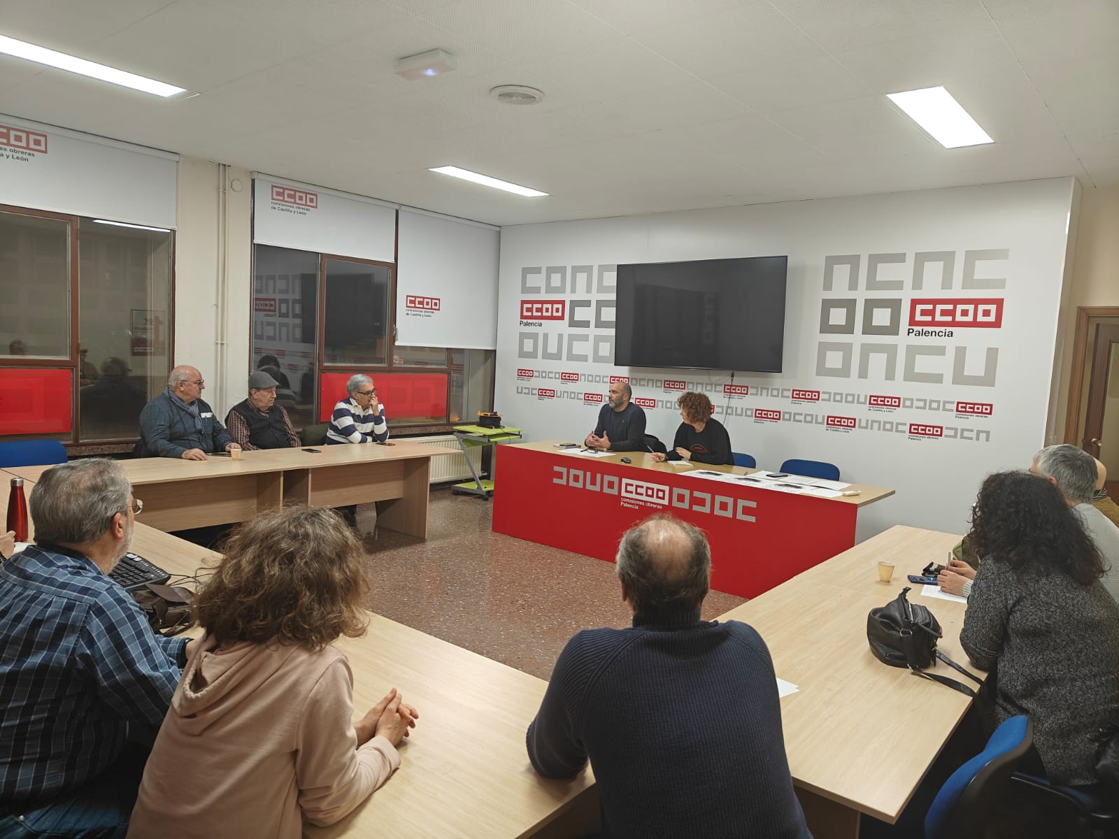 CCOO, UGT, partidos políticos y colectivos sociales preparan en Palencia la movilización del 10F contra las políticas excluyentes de la Junta