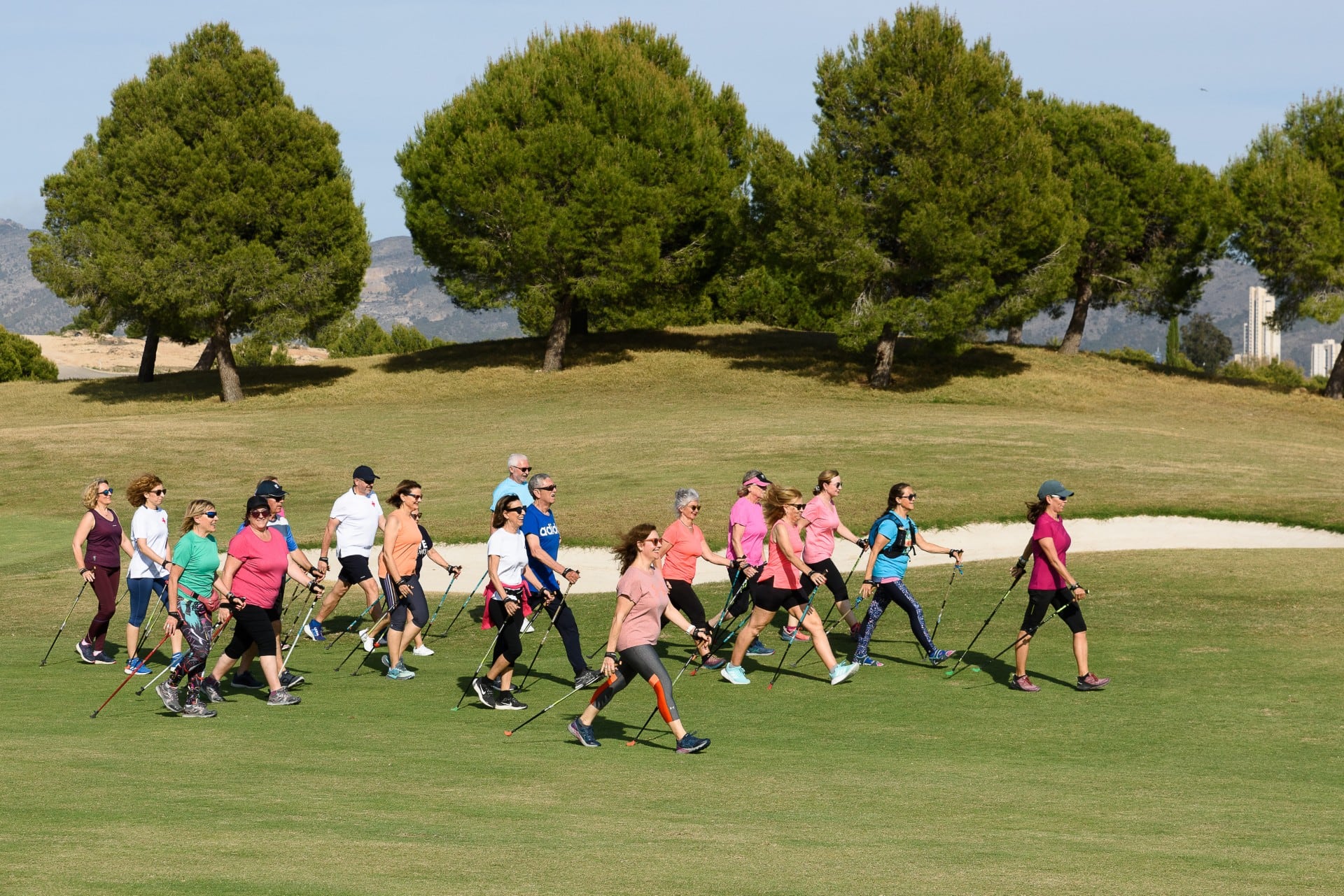 Marcha nórdica en el campo de golf del Meliá Villaitana (Benidorm)