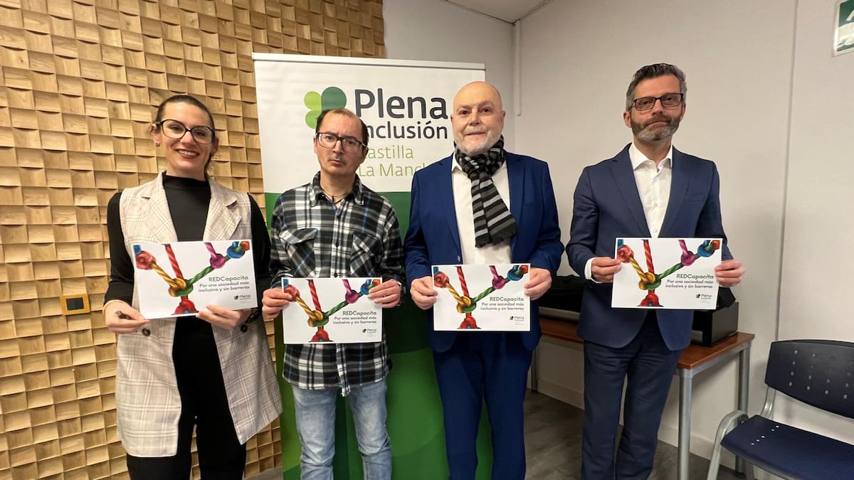 Plena inclusión CLM presenta una guía clave para la inclusión laboral de personas con discapacidad