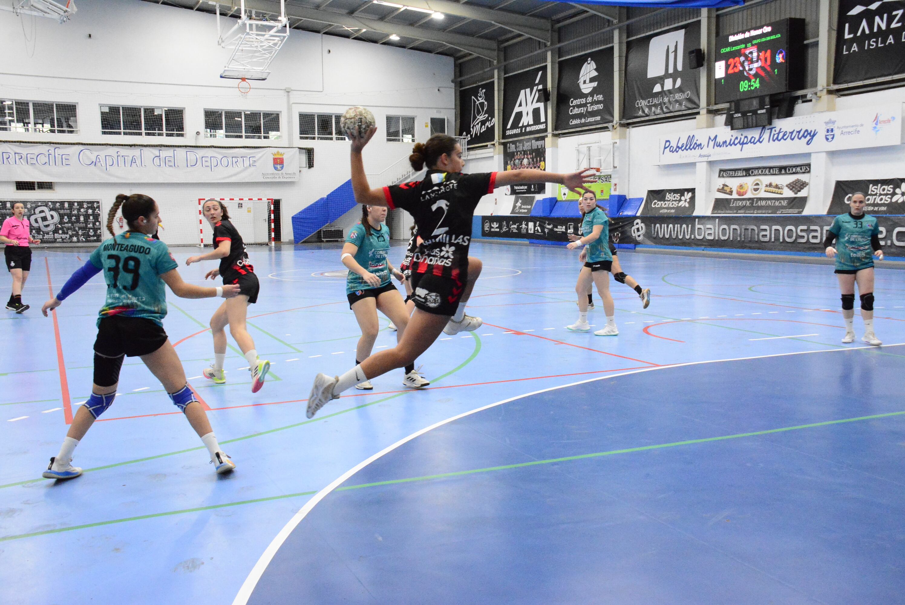 Lucía Chumilla en un partido del CICAR Lanzarote Ciudad de Arrecife.