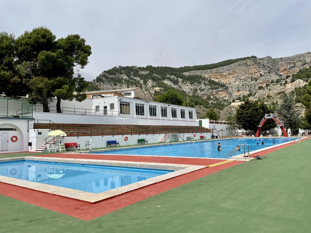 Arranca con fuerza la temporada en las piscinas de Alcoy
