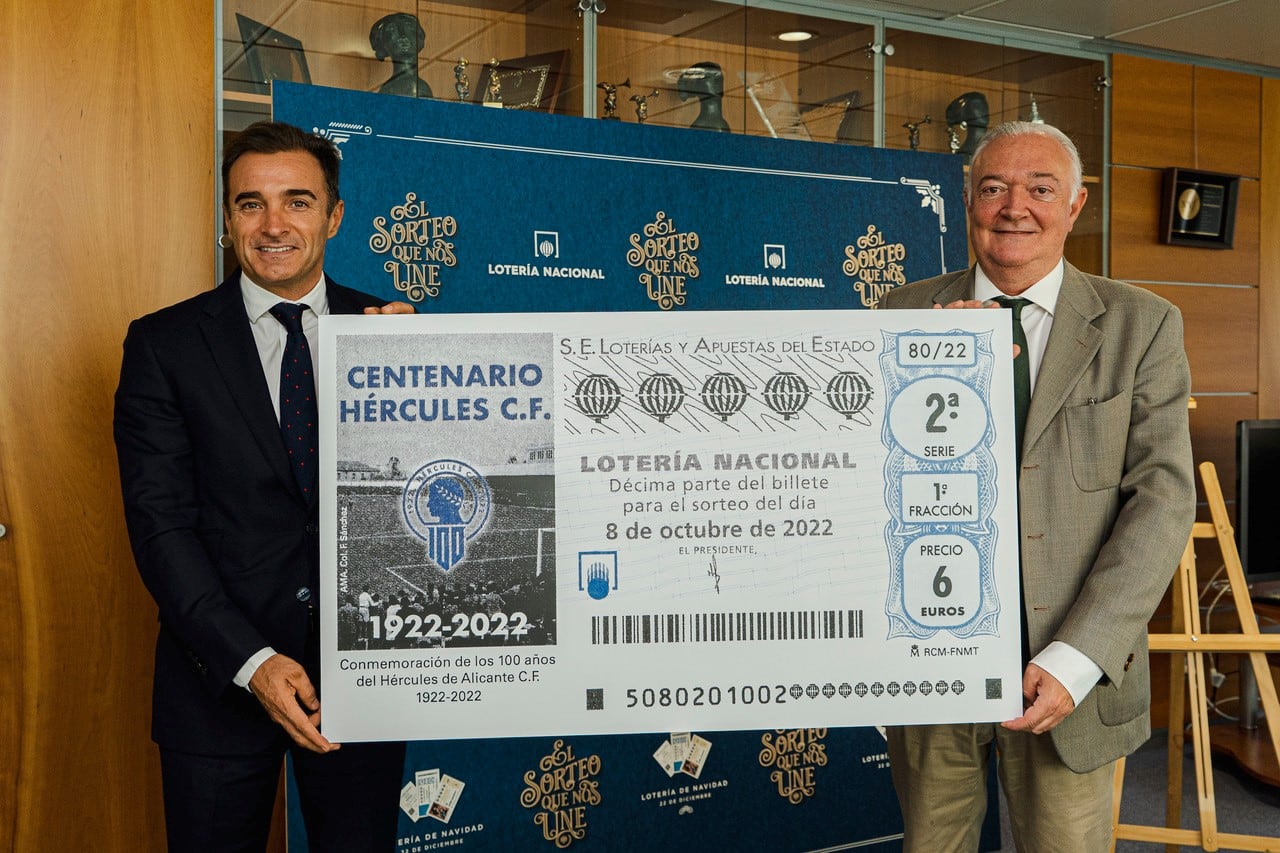 El presidente del Hércules, Carlos Parodi, y el presidente de Loterías y Apuestas del Estado, Jesús Huerta