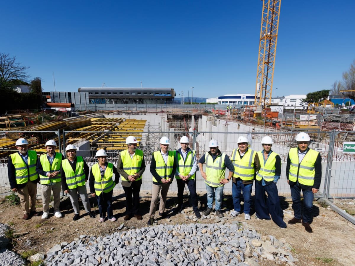 Rueda anuncia en Vilagarcía que en verano finalizarán las obras de mejora del saneamiento en la ciudad